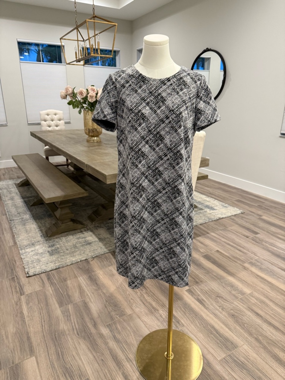 Like new! Calvin Klein Black and White Plaid Short-Sleeve Shift Dress (2 sizes)